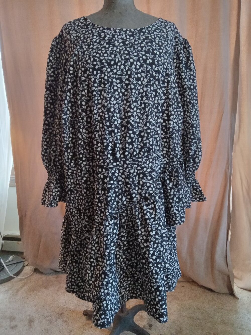 Who What Wear Graphic Vine Black White Print Flounce Long Sleeve Midi NWT 3X